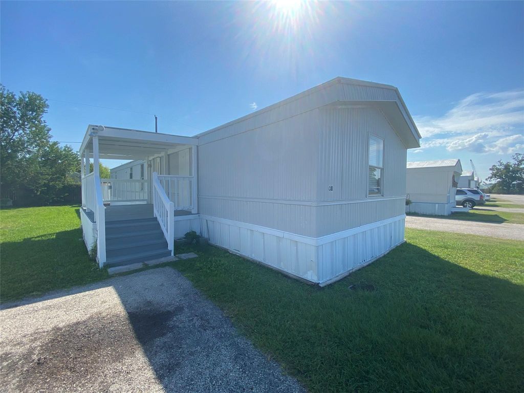 Photo of 2021 N Battlebell Road #28, Highlands, TX 77562 (MLS # 28923146)