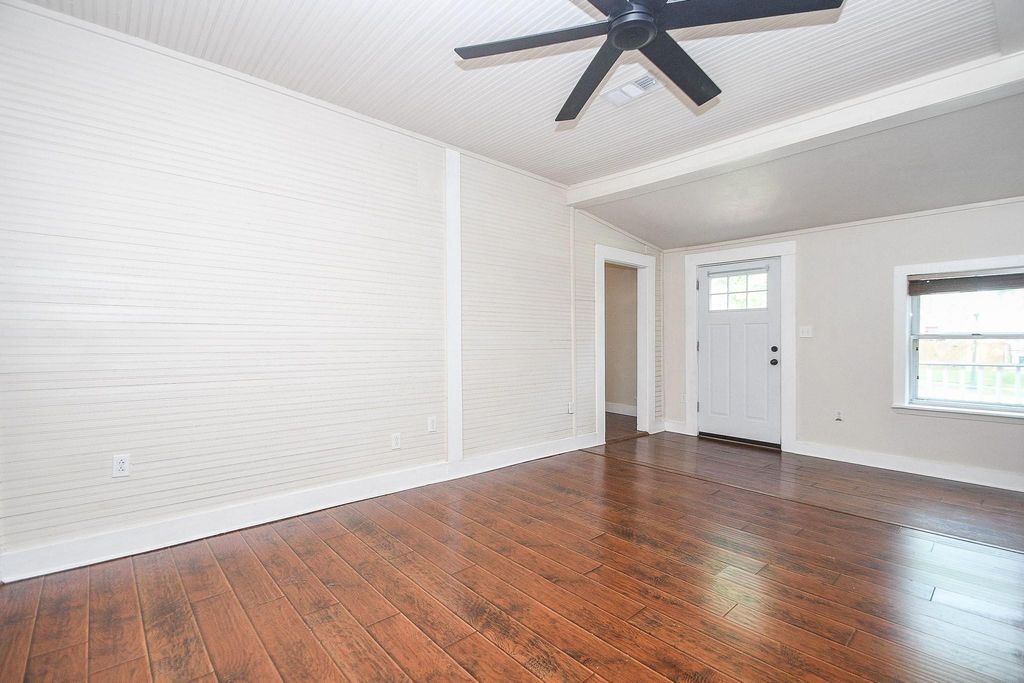 Photo of 134 4th Street, Sugar Land, TX 77498 (MLS # 18307676)