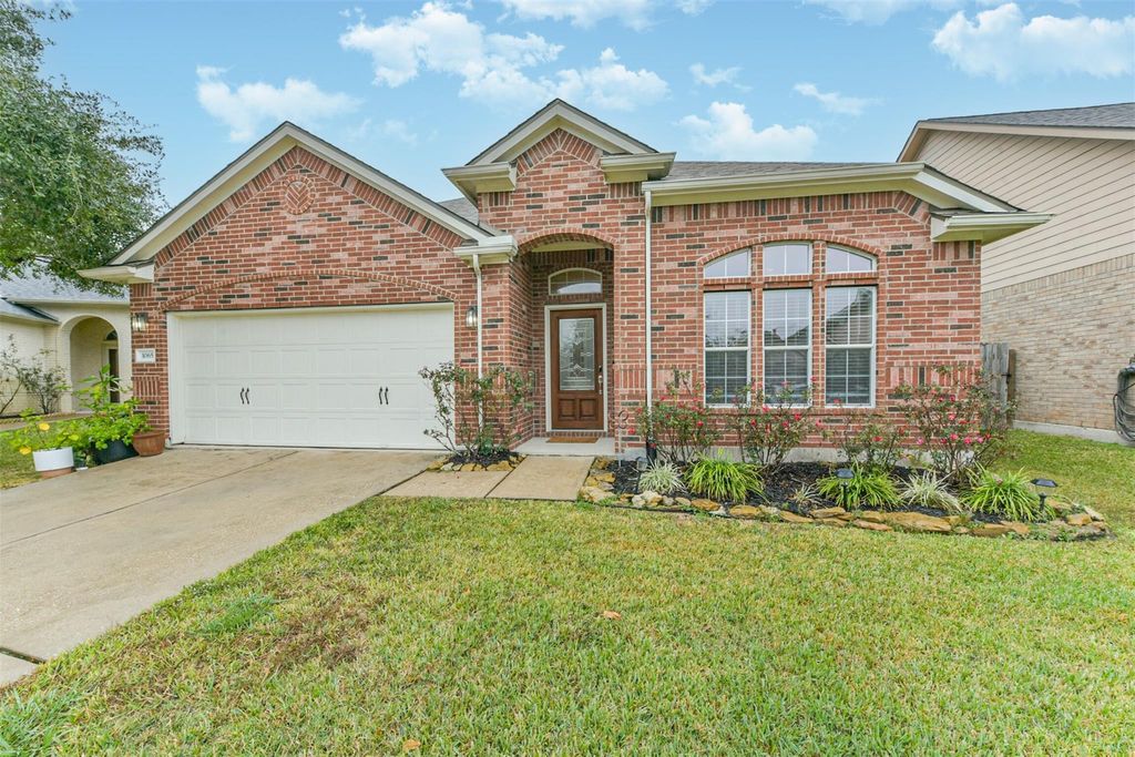 Photo of 1065 Brigid Court, Dickinson, TX 77539 (MLS # 61252128)