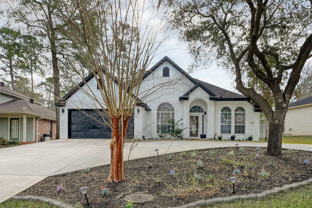 Photo of 180 Park Way, Conroe, TX 77356 (MLS # 48001658)