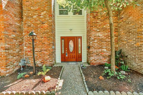 Photo of 1255 Blalock Road #9, Houston, TX 77055 (MLS # 40422993)