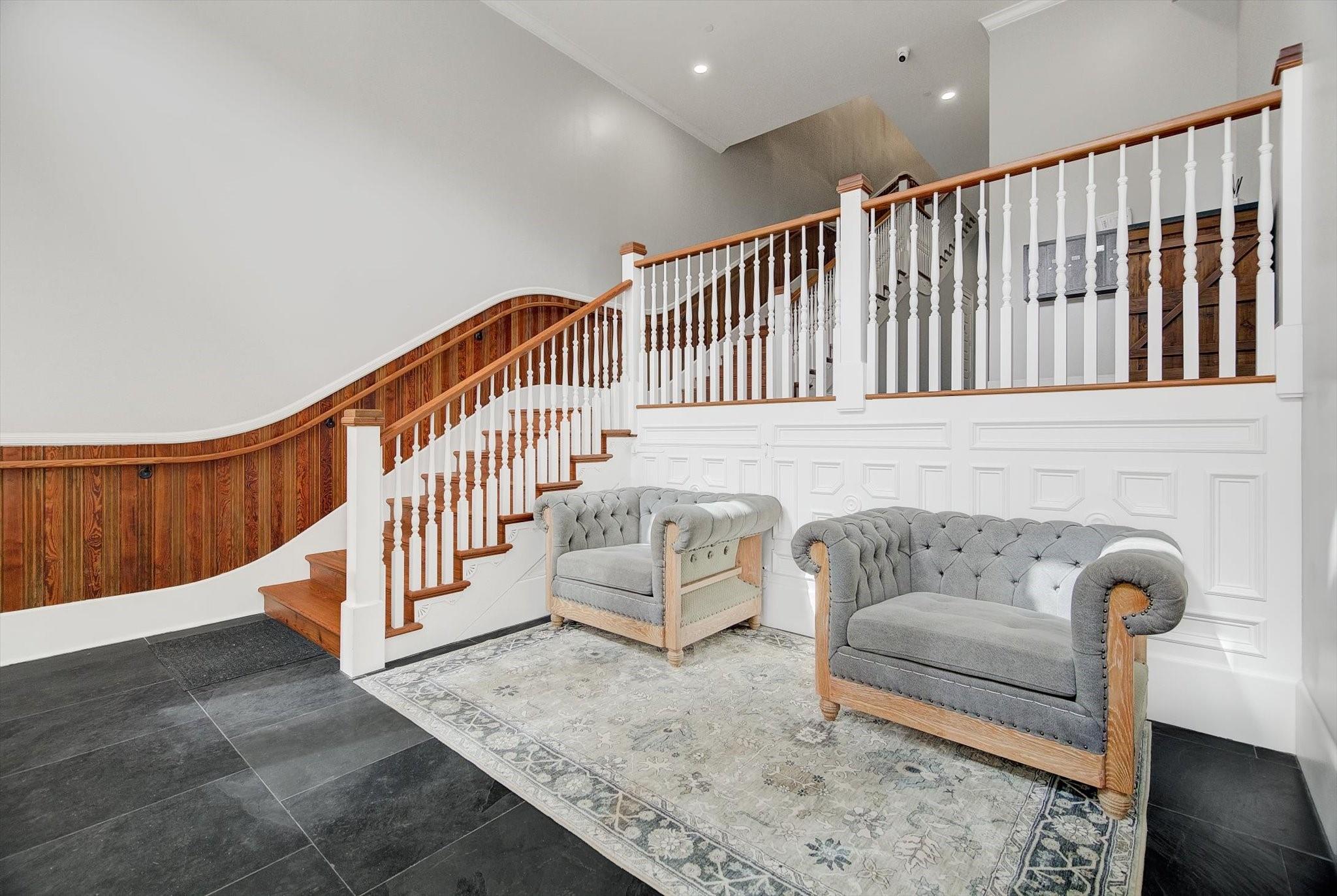 2206 Strand St 201