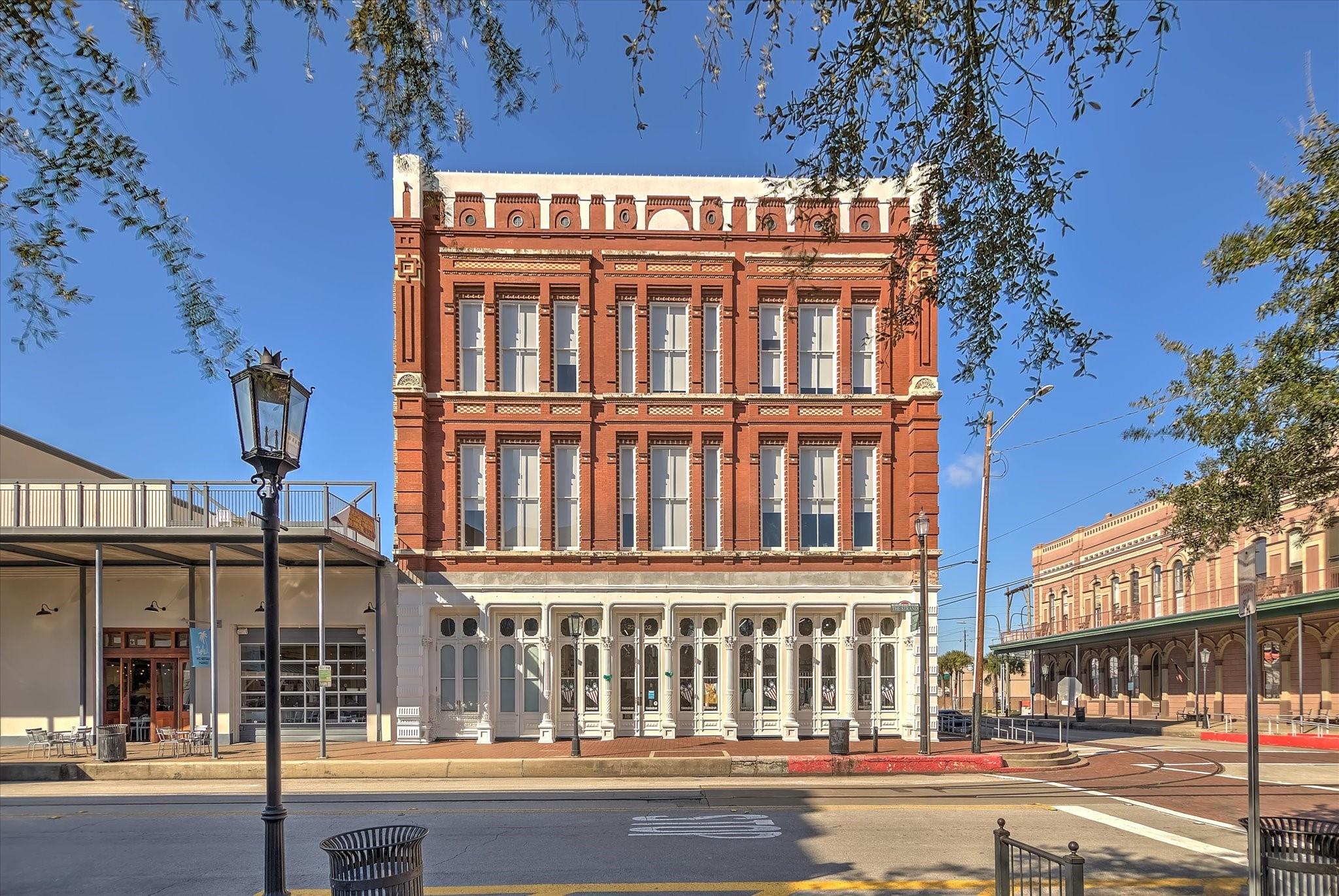 2206 Strand St 201