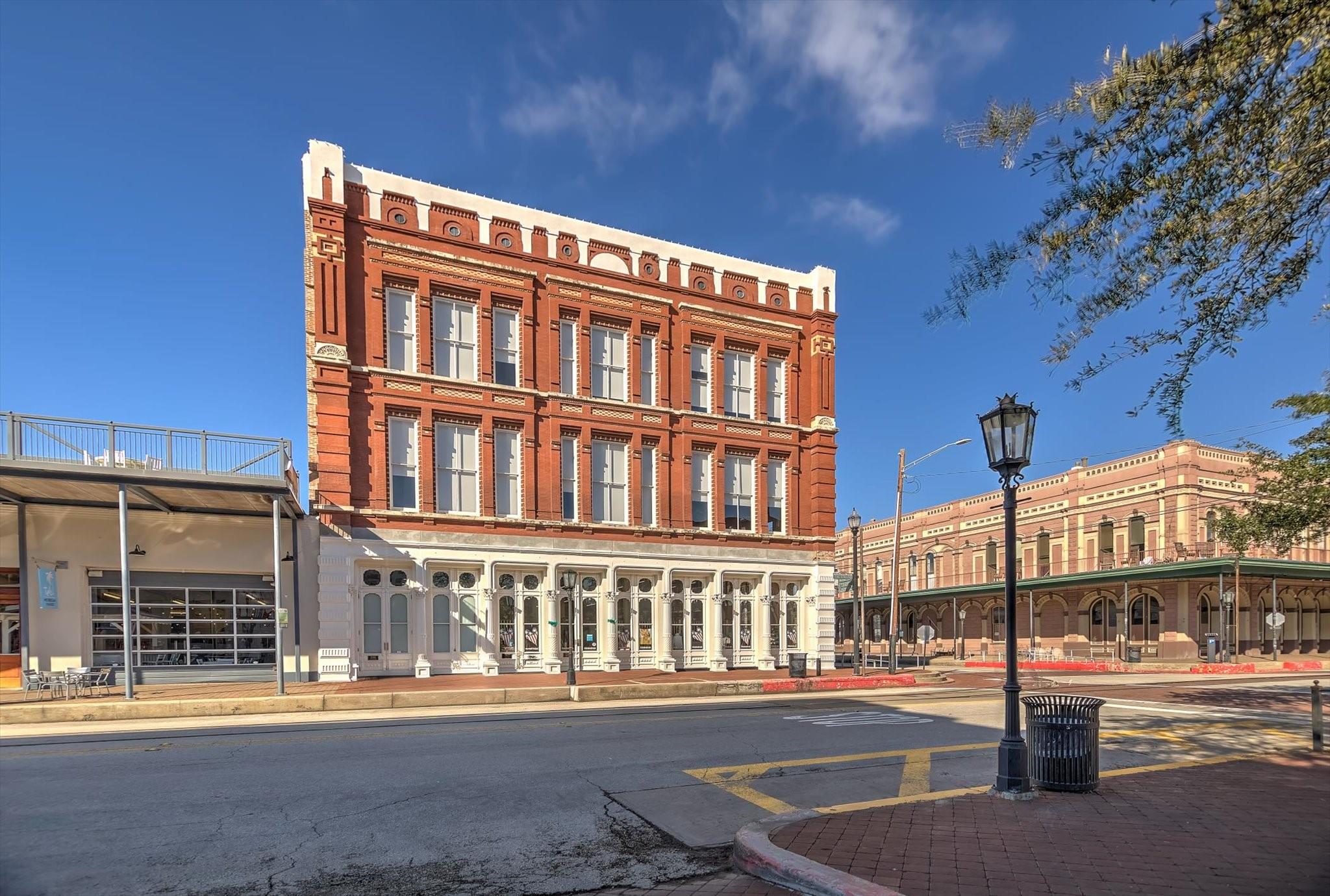 2206 Strand St 201