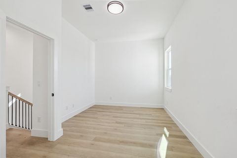 Tiny photo for 754 Curtin Street, Houston, TX 77018 (MLS # 93256065)