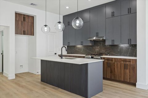 Tiny photo for 754 Curtin Street, Houston, TX 77018 (MLS # 93256065)