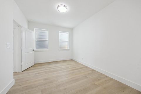 Tiny photo for 754 Curtin Street, Houston, TX 77018 (MLS # 93256065)