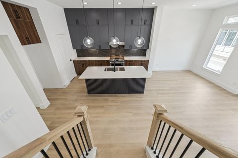 Tiny photo for 754 Curtin Street, Houston, TX 77018 (MLS # 93256065)