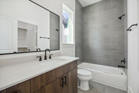 Tiny photo for 754 Curtin Street, Houston, TX 77018 (MLS # 93256065)