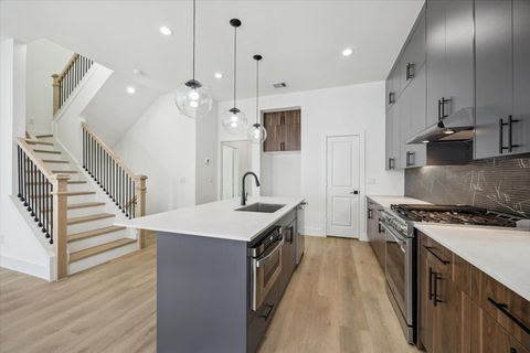 Tiny photo for 754 Curtin Street, Houston, TX 77018 (MLS # 93256065)