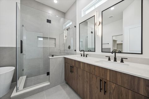 Tiny photo for 754 Curtin Street, Houston, TX 77018 (MLS # 93256065)