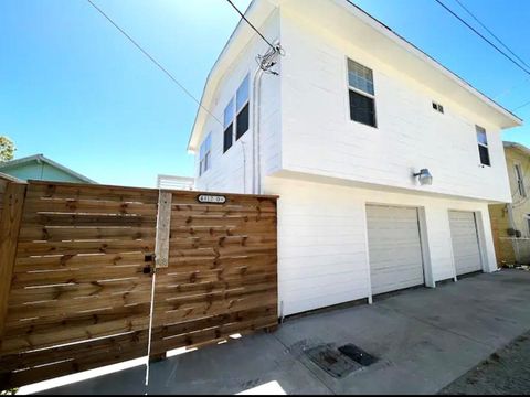 Photo of 4312 Avenue O 1/2, Galveston, TX 77550 (MLS # 57831811)