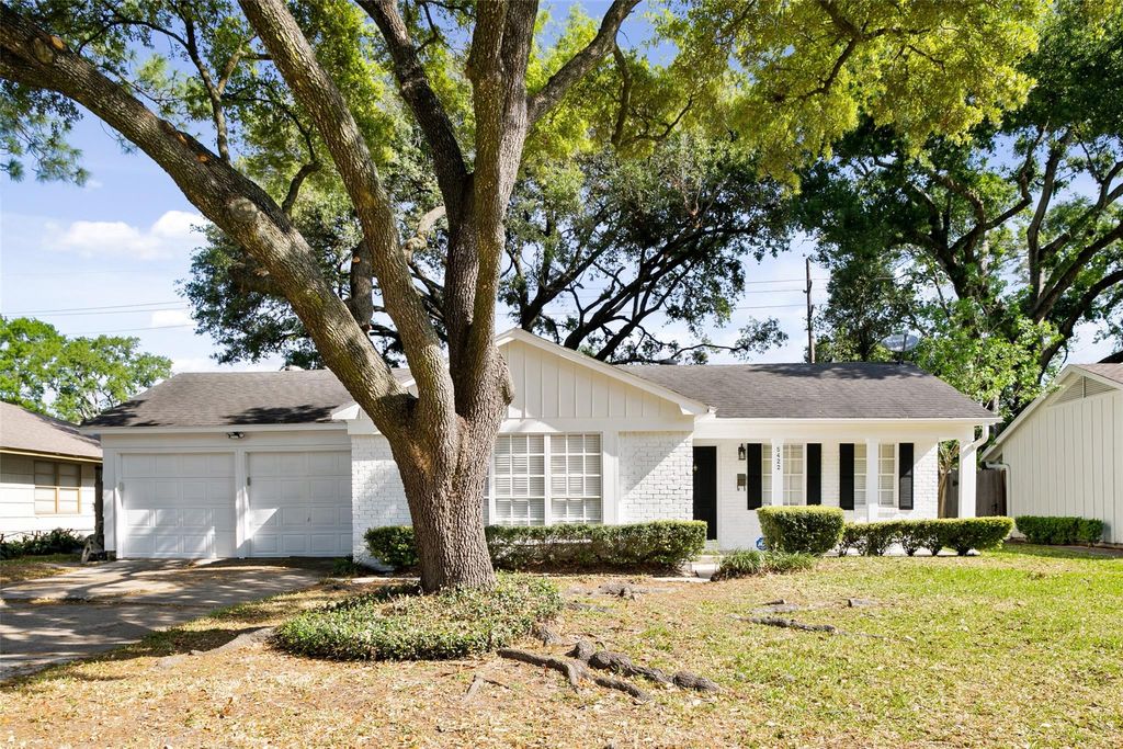 Photo of 5422 Schumacher, Houston, TX 77056 (MLS # 55559915)