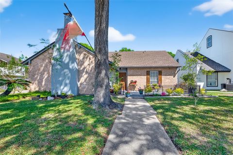 Photo of 3107 Silver Springs Drive, La Porte, TX 77571 (MLS # 86359183)