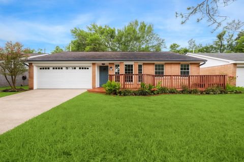 Photo of 5830 Ludington Drive, Houston, TX 77035 (MLS # 82700944)