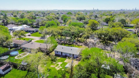 Tiny photo for 804 23rd Avenue N, Texas City, TX 77590 (MLS # 85791736)