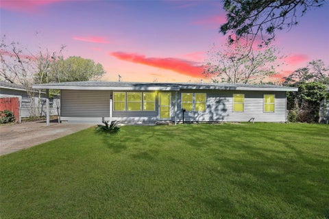 Photo of 804 23rd Avenue N, Texas City, TX 77590 (MLS # 85791736)