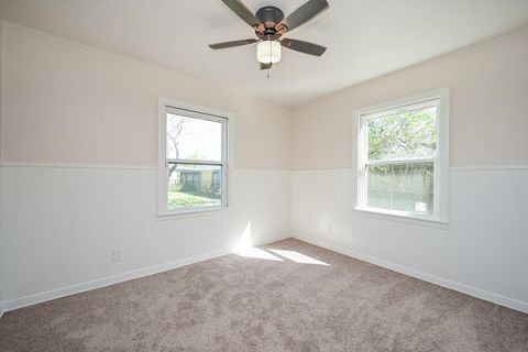 Tiny photo for 804 23rd Avenue N, Texas City, TX 77590 (MLS # 85791736)