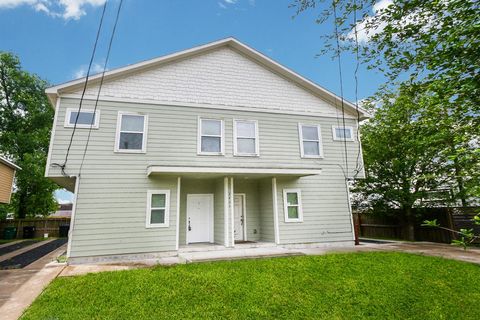 Photo of 2407 Ferguson Way #1, Houston, TX 77088 (MLS # 70016424)