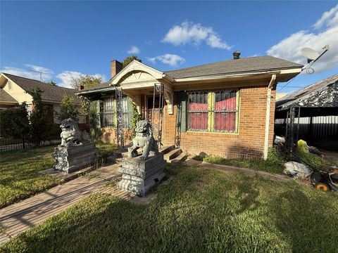 Photo of 3015 Wentworth Street, Houston, TX 77004 (MLS # 15633244)