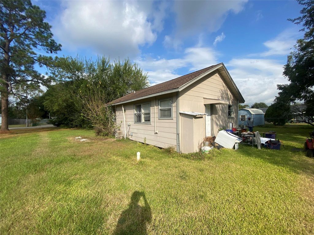 Photo of 8926 Courtney Drive, Highlands, TX 77562 (MLS # 3021351)