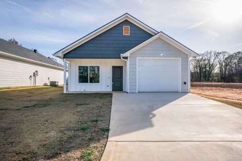 Homes For Sale - 392 Alexander Street<br/> Kilgore, TX 75662