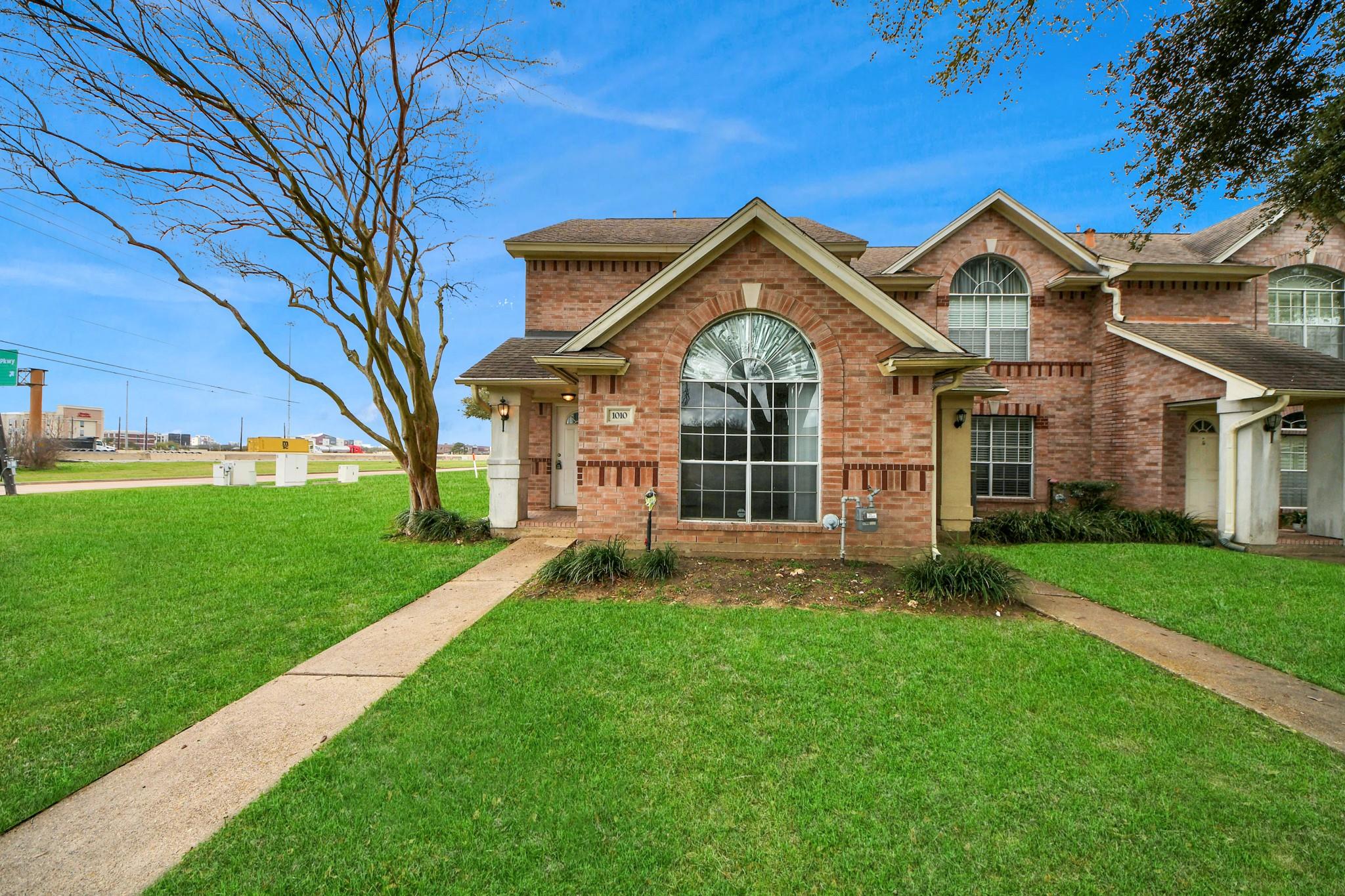 1010 Garden Walk Drive