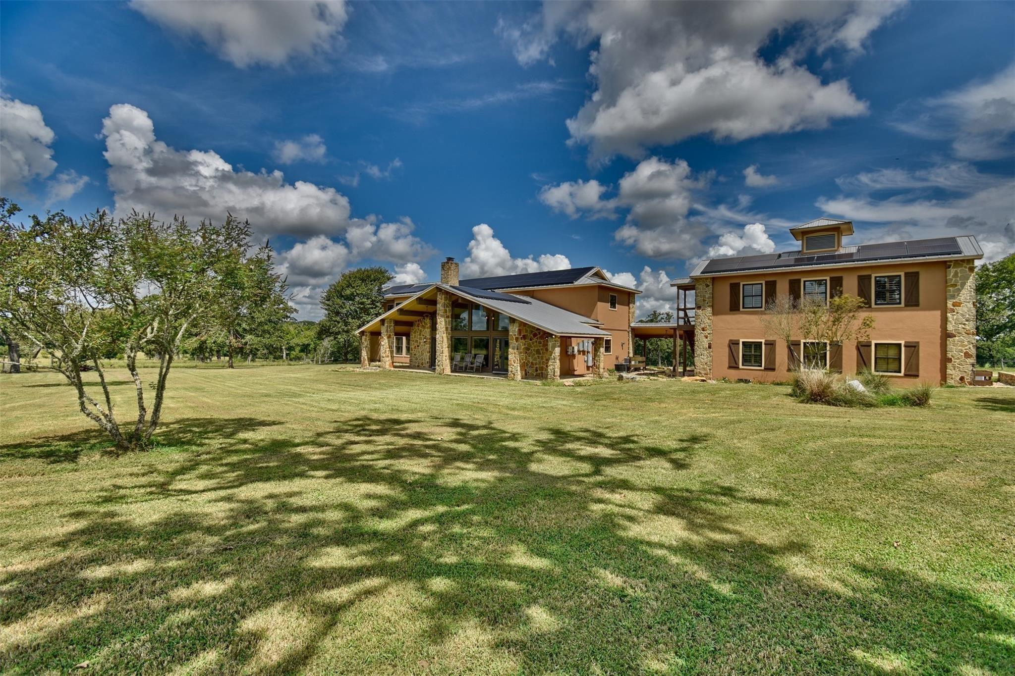 2316 Highway 159 E