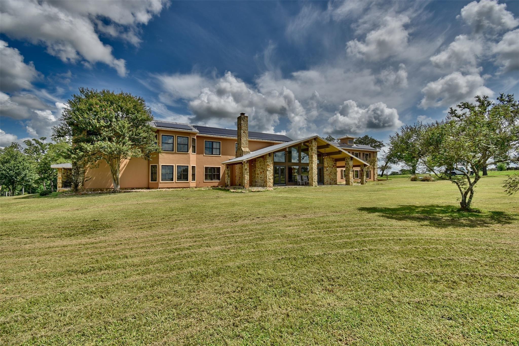 2316 Highway 159 E