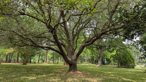 Photo of 2567 Avenue D, Dickinson, TX 77539 (MLS # 84820554)