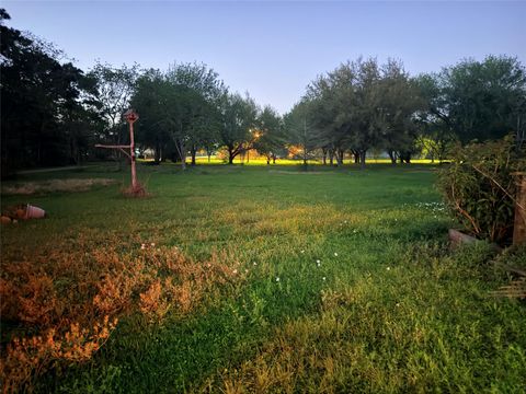 Photo of 2567 Avenue D, Dickinson, TX 77539 (MLS # 84820554)