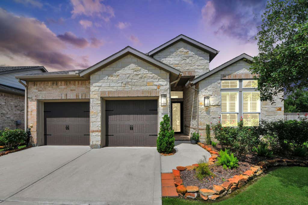 Photo of 13202 James Terrace Lane, Houston, TX 77059 (MLS # 92196566)