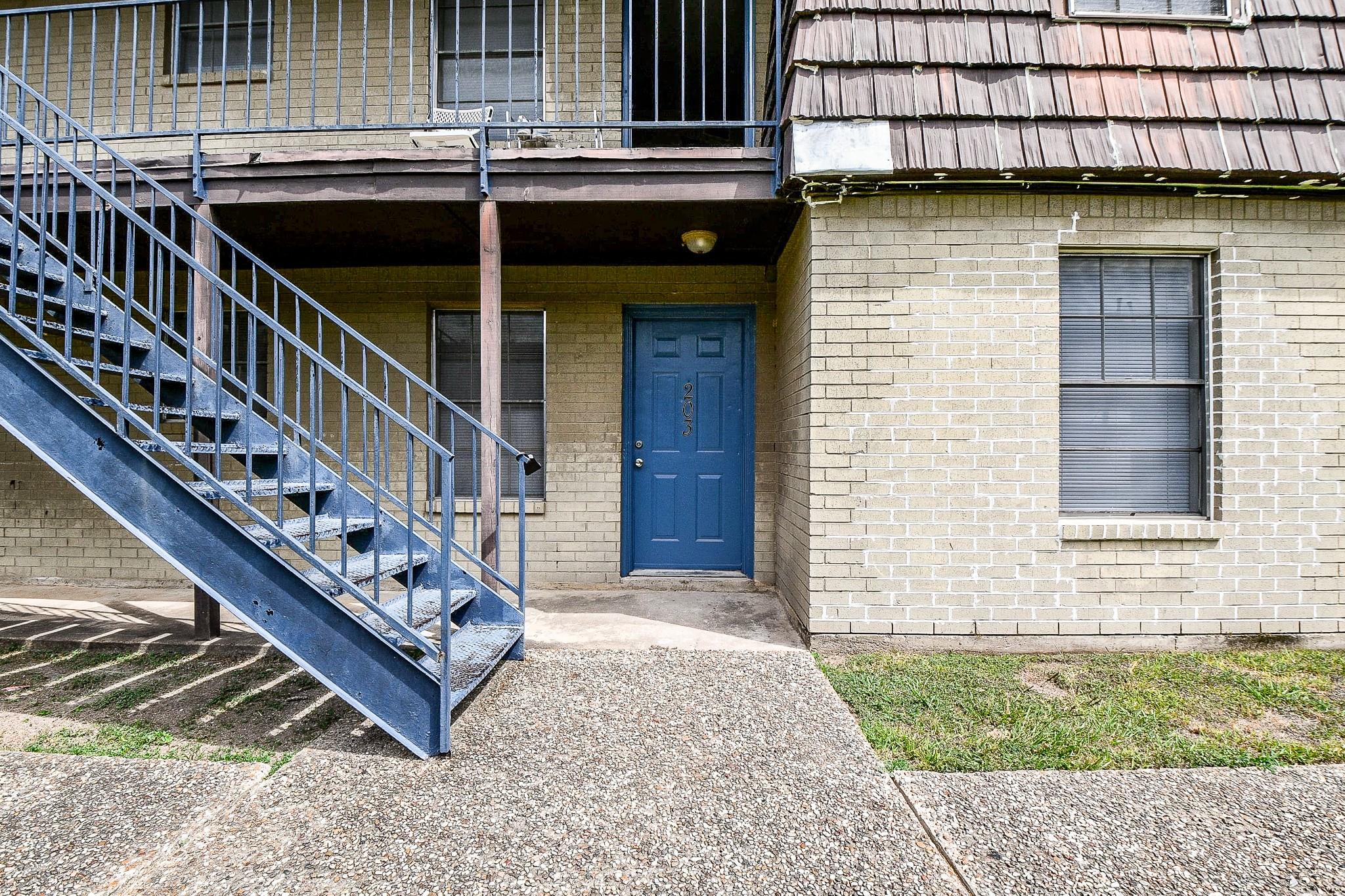 1526 East Avenue 203