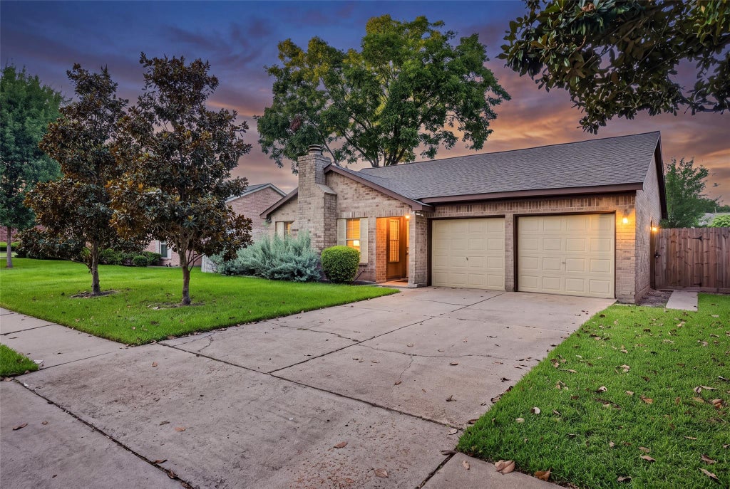 Photo of 3107 Pecan Point Drive, Sugar Land, TX 77478 (MLS # 49085607)