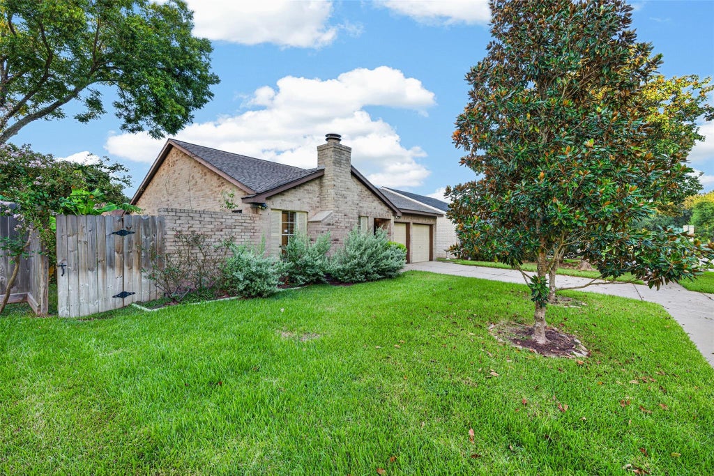 Photo of 3107 Pecan Point Drive, Sugar Land, TX 77478 (MLS # 49085607)