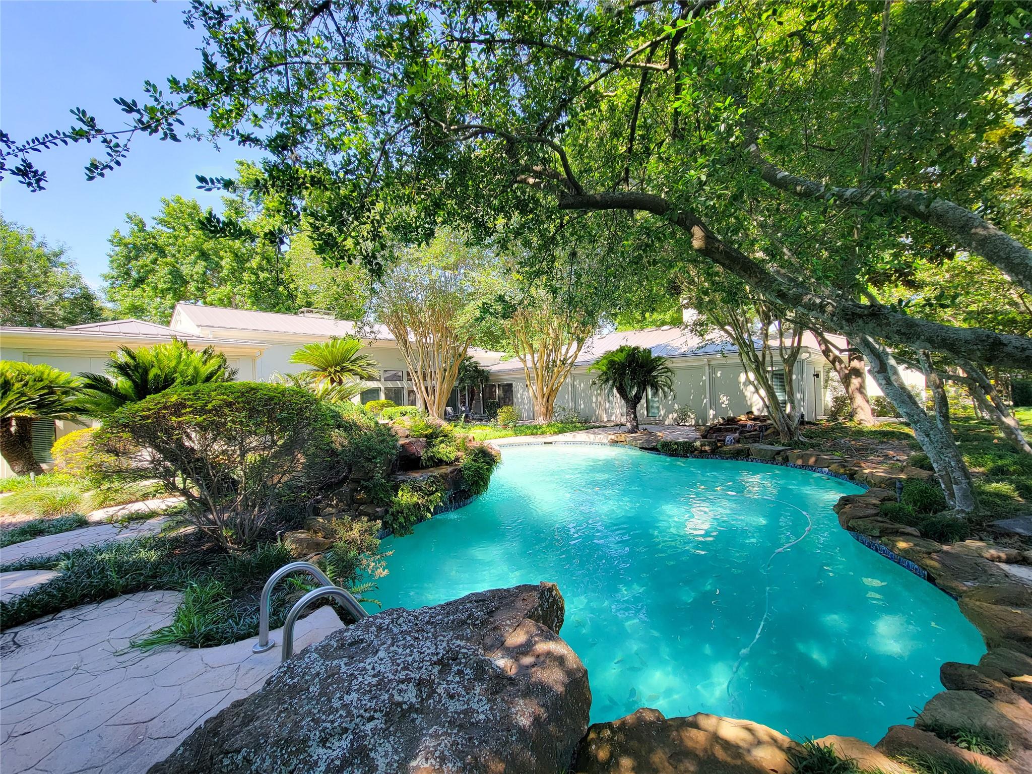 5 Hunters Branch Drive