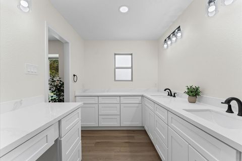 Photo of 2914 Riata Lane, Houston, TX 77043 (MLS # 16196734)