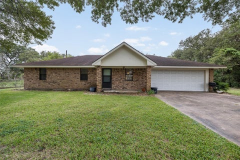 Photo of 1081 Shirley Oaks Street, Columbus, TX 78934 (MLS # 9328911)