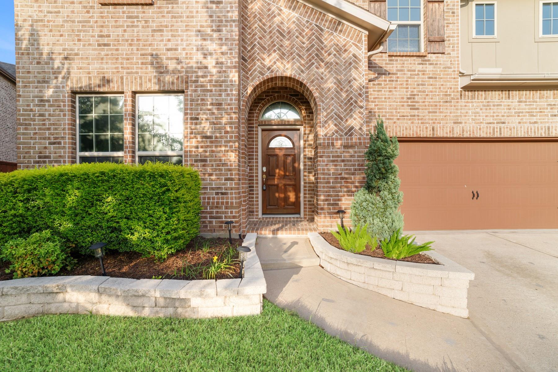 17003 Hinkley Glen Court