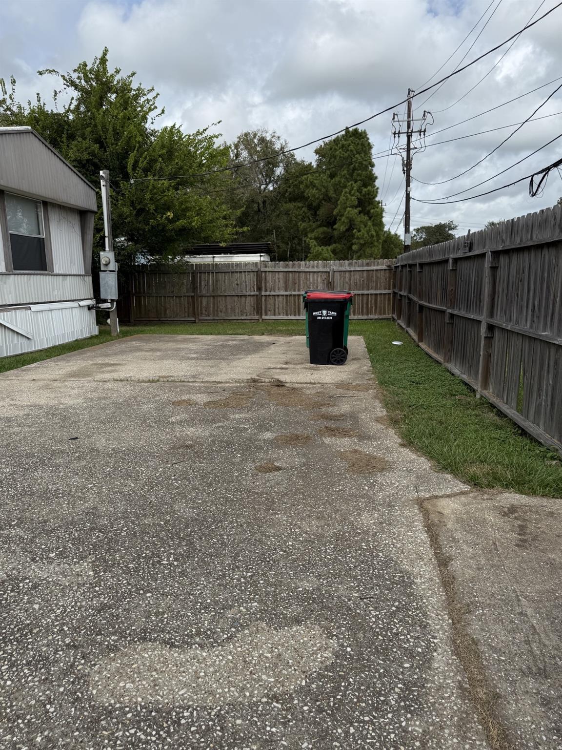 3809,3811 Raccoon Drive