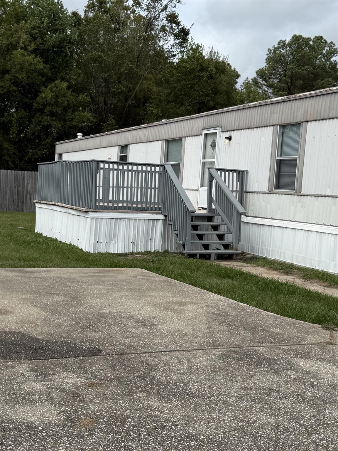 3809,3811 Raccoon Drive