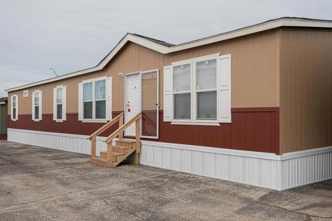 Photo of 223 W Houston Street, Lovelady, TX 75851 (MLS # 72096484)