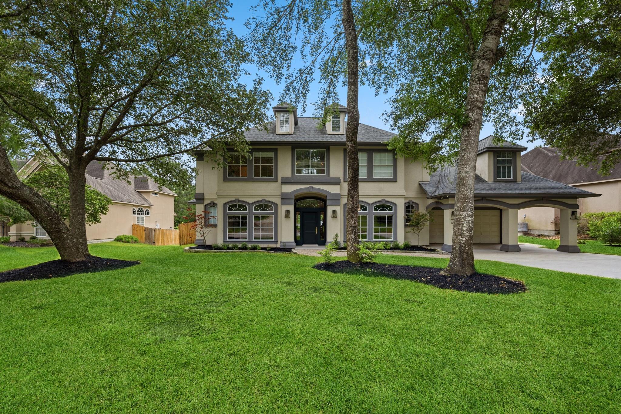 63 W Horizon Ridge Place