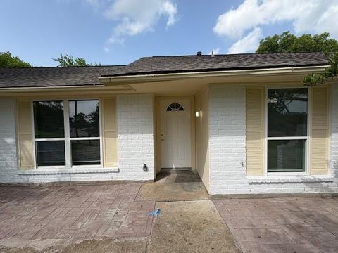 Tiny photo for 12127 Rhinebeck Drive, Houston, TX 77089 (MLS # 79691162)
