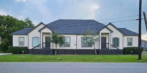 Photo of 4801 Wenda Street #B, Houston, TX 77033 (MLS # 64687532)