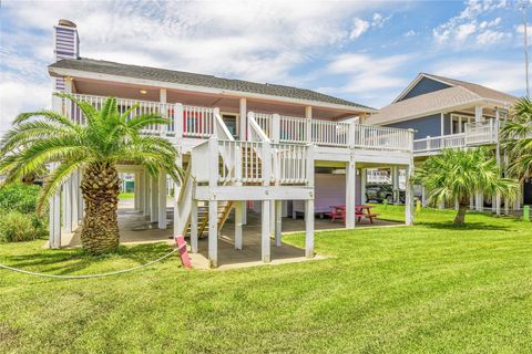 Photo of 2300 Martinique, Crystal Beach, TX 77650 (MLS # 80291623)