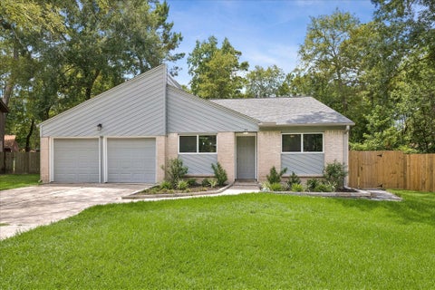 Photo of 17 Oldstream Court CT, The Woodlands, TX 77381 (MLS # 96430799)