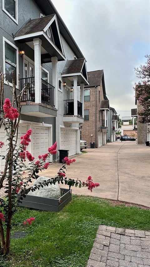 Photo of 3710 Sherwood Lane #109, Houston, TX 77092 (MLS # 42333464)