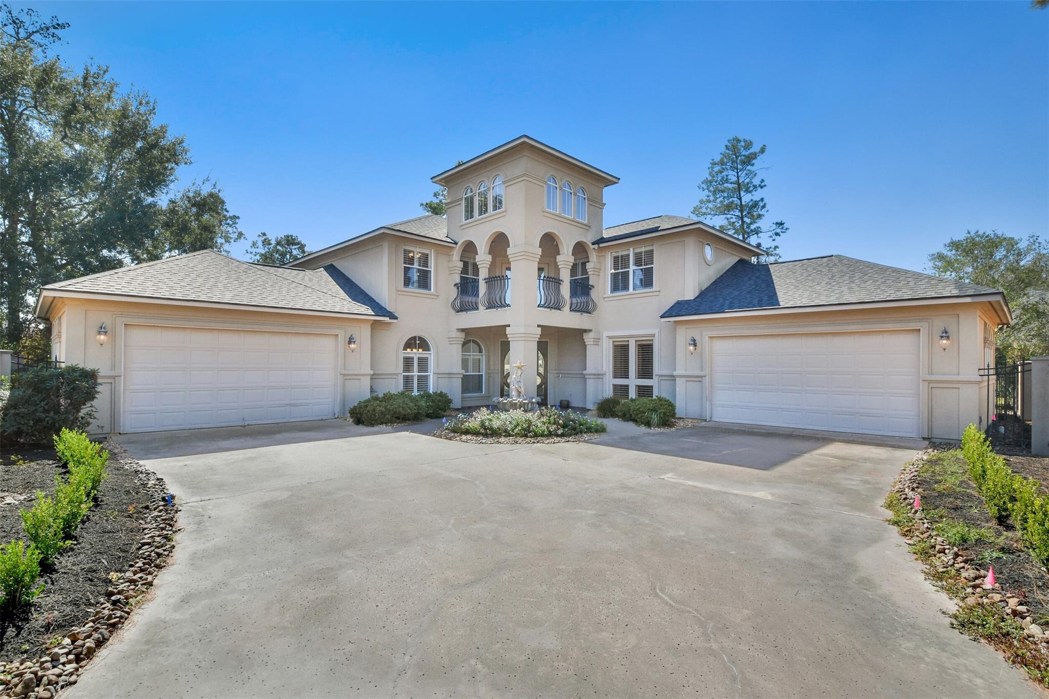 8114 Hideaway Lake Circle