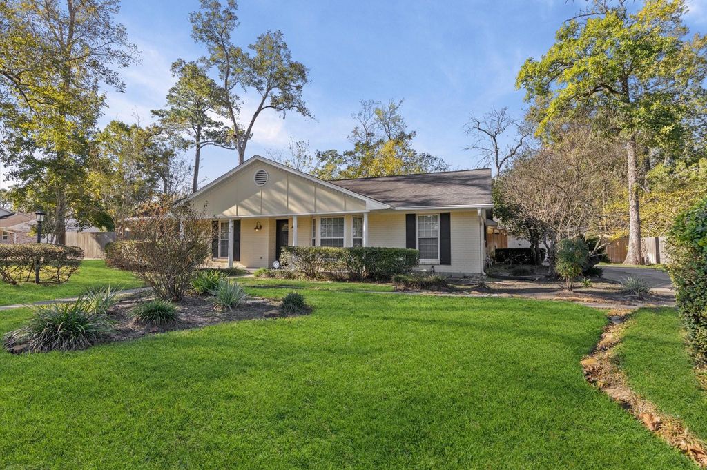 Photo of 25 Little John Lane, Dayton, TX 77535 (MLS # 92480768)